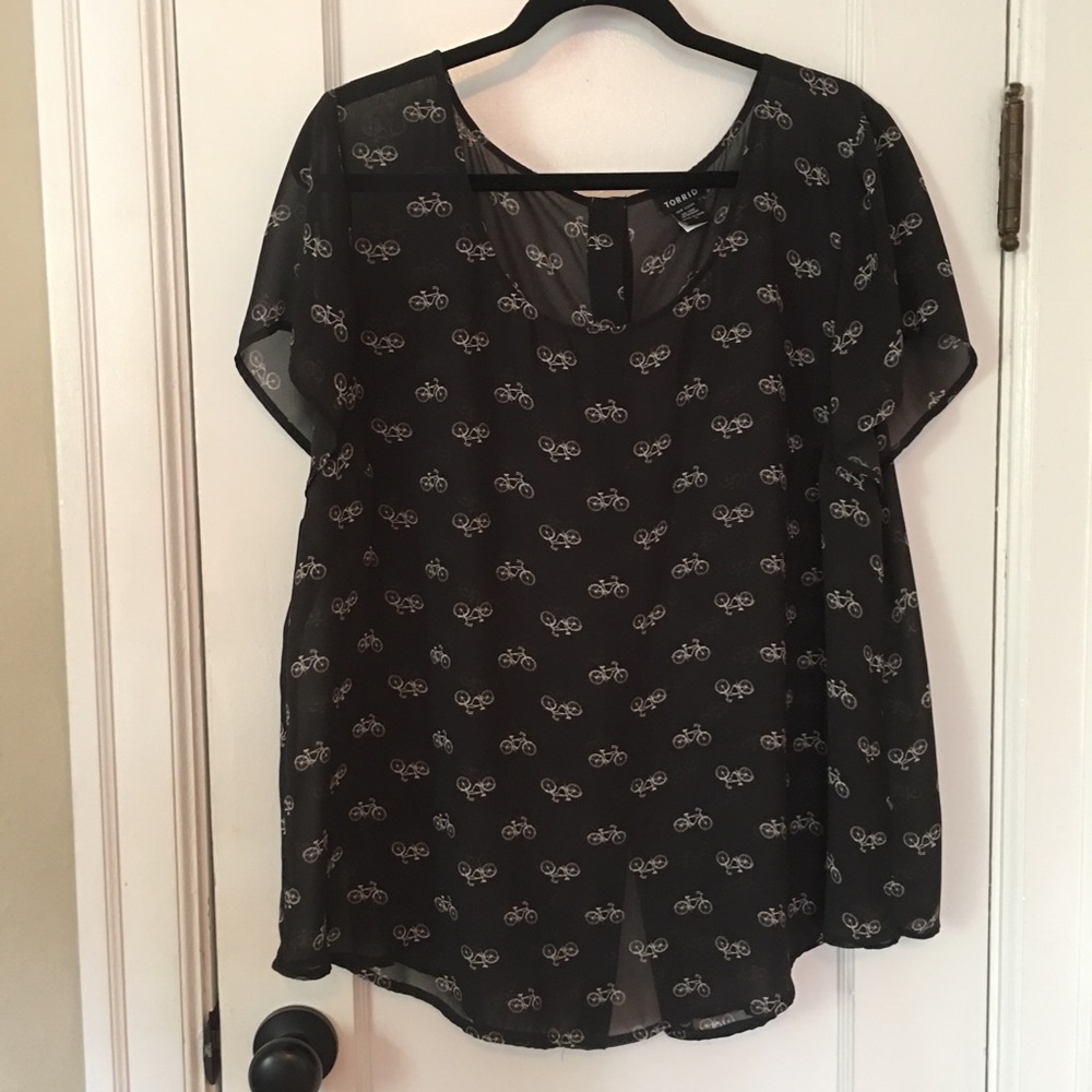 Torrid size 2 (20/22) blouse with bicycle print